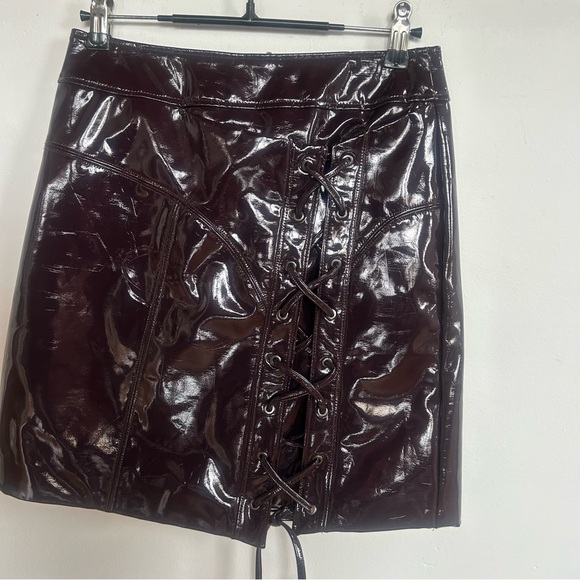 Nicholas Sofie Dark Plum Faux Patent Leather Wrap Style Lace Up Mini Skirt Sz 4 - Picture 1 of 6